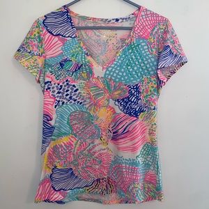 Lilly Pulitzer V-neck t-shirt